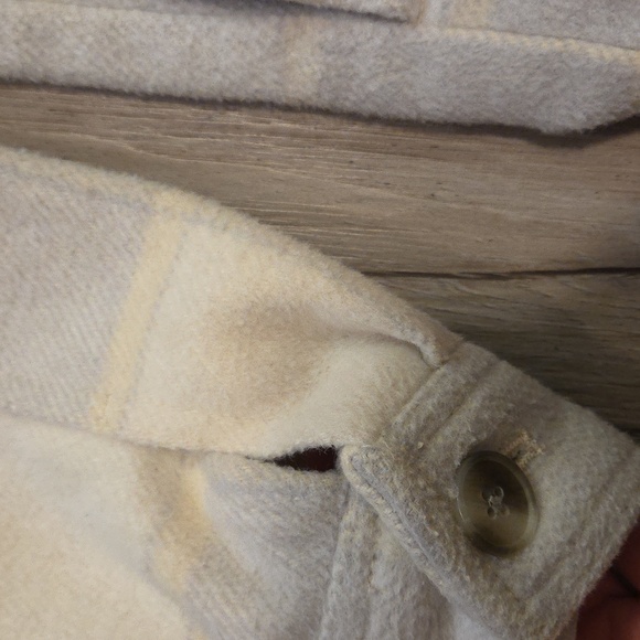 Old Navy Soft-Brushed Utility Shacket - Picture 6 of 8